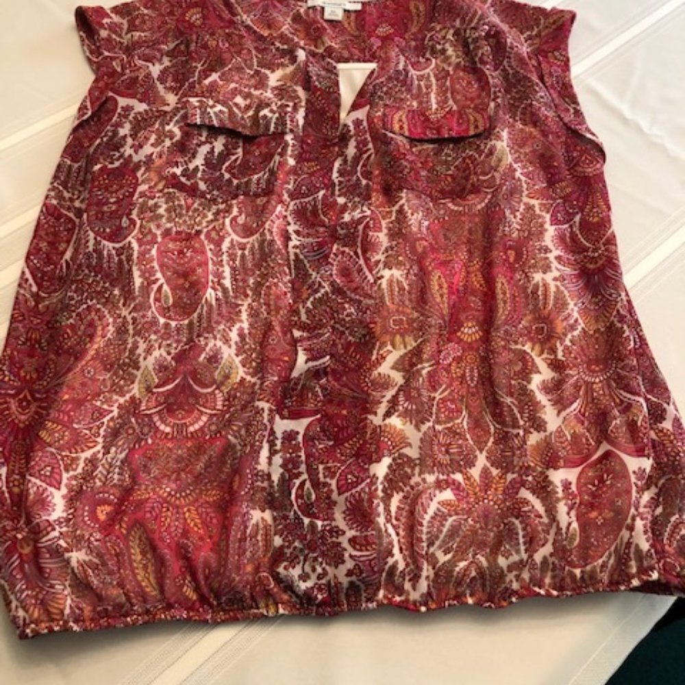 Dress Barn Red and White top with  built in tank top Size XL never worn